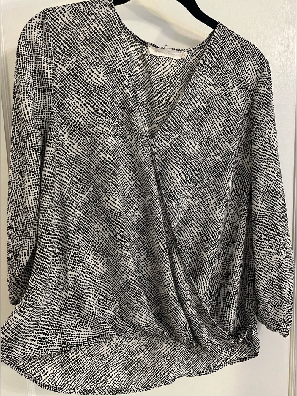 All in Favor Women's Black & White Printed Business Casual Top